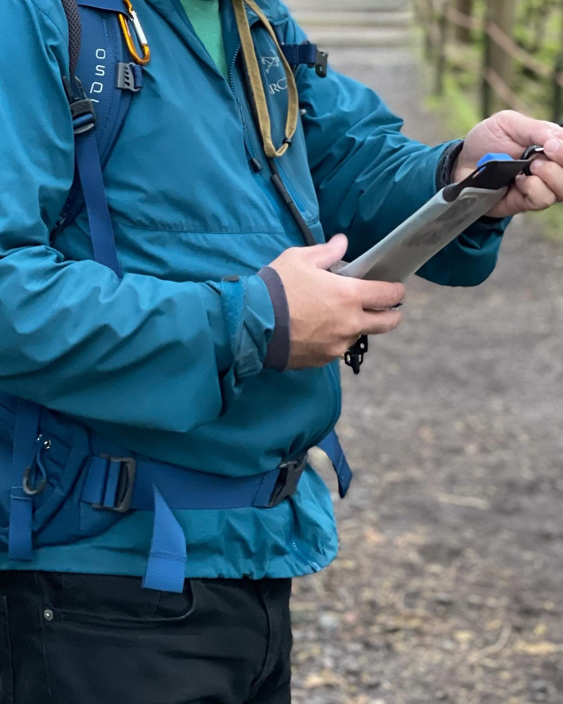 海辺でのランニングやウォーキングに｜潮風や砂からスマホを守る - Sweetleaff