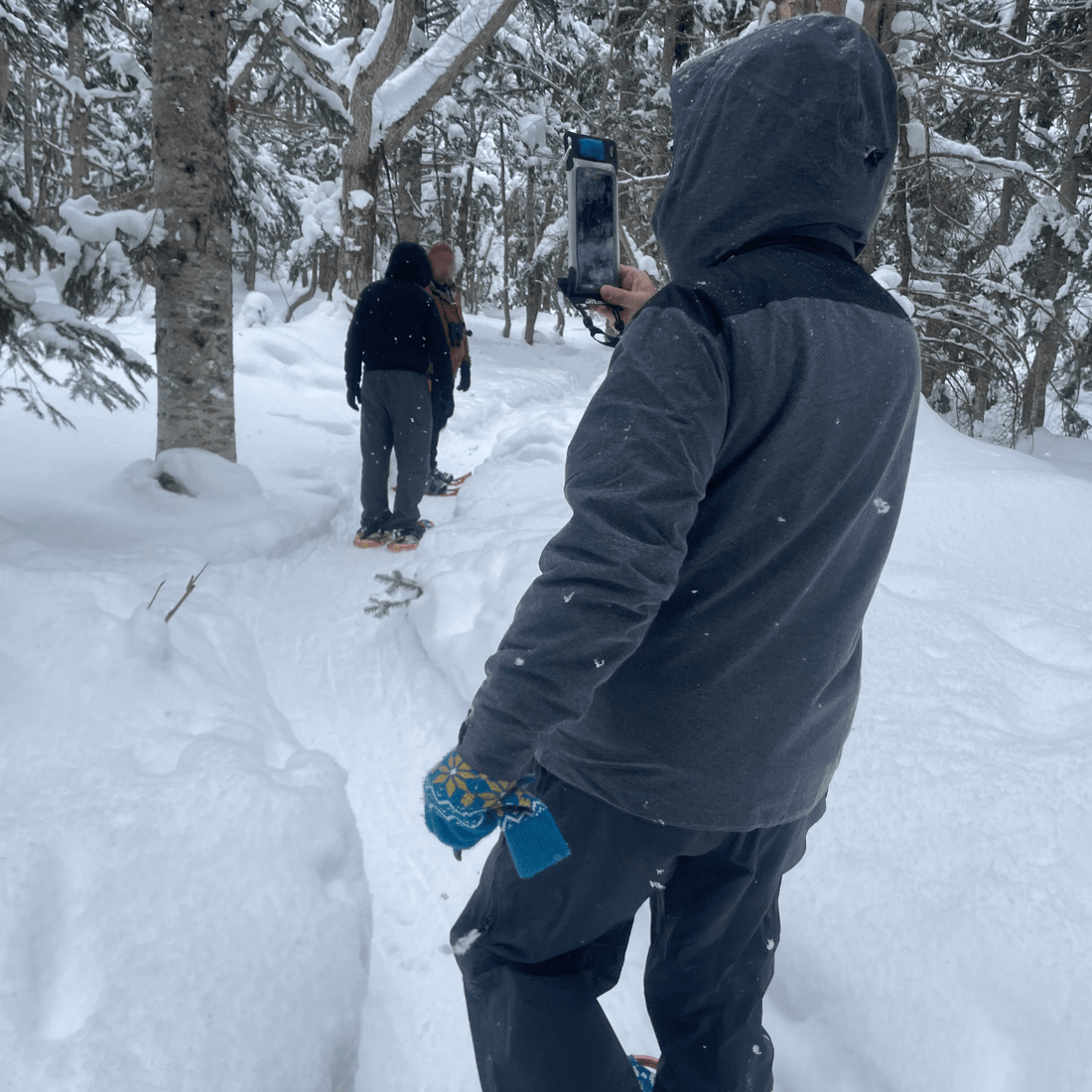 雪や冷気にも強い防水設計｜冬季登山で頼れるエアポンプ搭載防水ケース - Sweetleaff