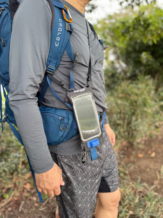 濡れるほど美しい景色を撮るために｜登山撮影を支えるエアポンプ搭載防水ケース - Sweetleaff